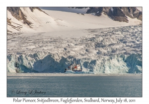 2011-07-18#4220 Polar Pioneer @ Svitjodbreen, Fuglefjorden, Svalbard