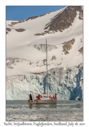 2011-07-18#4258 French Yacht @ Svitjodbreen, Fuglefjorden, Svalbard