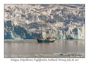 2011-07-18#4268 Antigua @ Svitjodbreen, Fuglefjorden, Svalbard