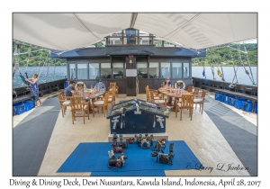 Diving & Dining Deck