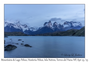 Mountains & Lago Pehoe