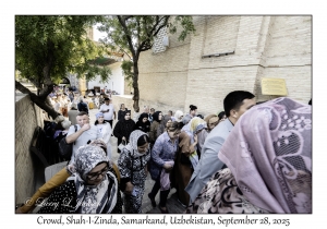 2025-09-27#5372 Crowd, Shah-I-Zinda, Samarkand, Uzbekistan