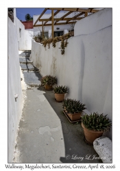 2026-04-18#5178 Walkway, Megalochori, Santorini, Greece